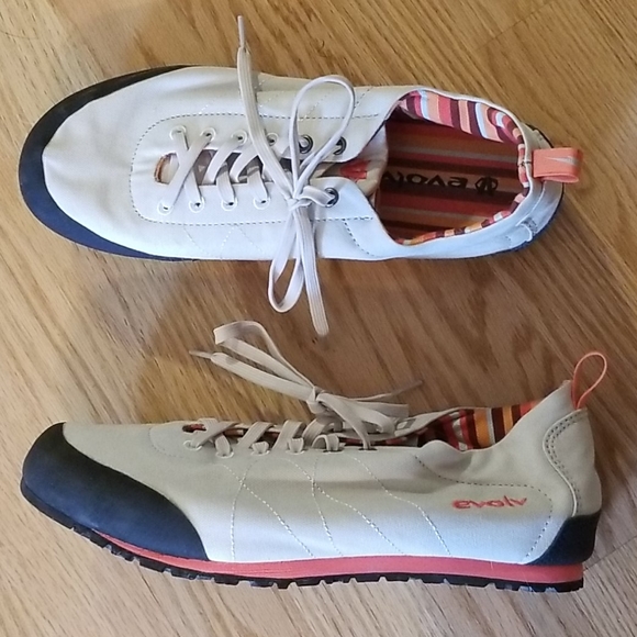 EUC Evolv climbing shoe size 9 - Picture 2 of 4